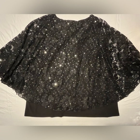 Essentials Womens 1X Black Lace V-Neck Bling Poncho Top - Picture 8 of 9